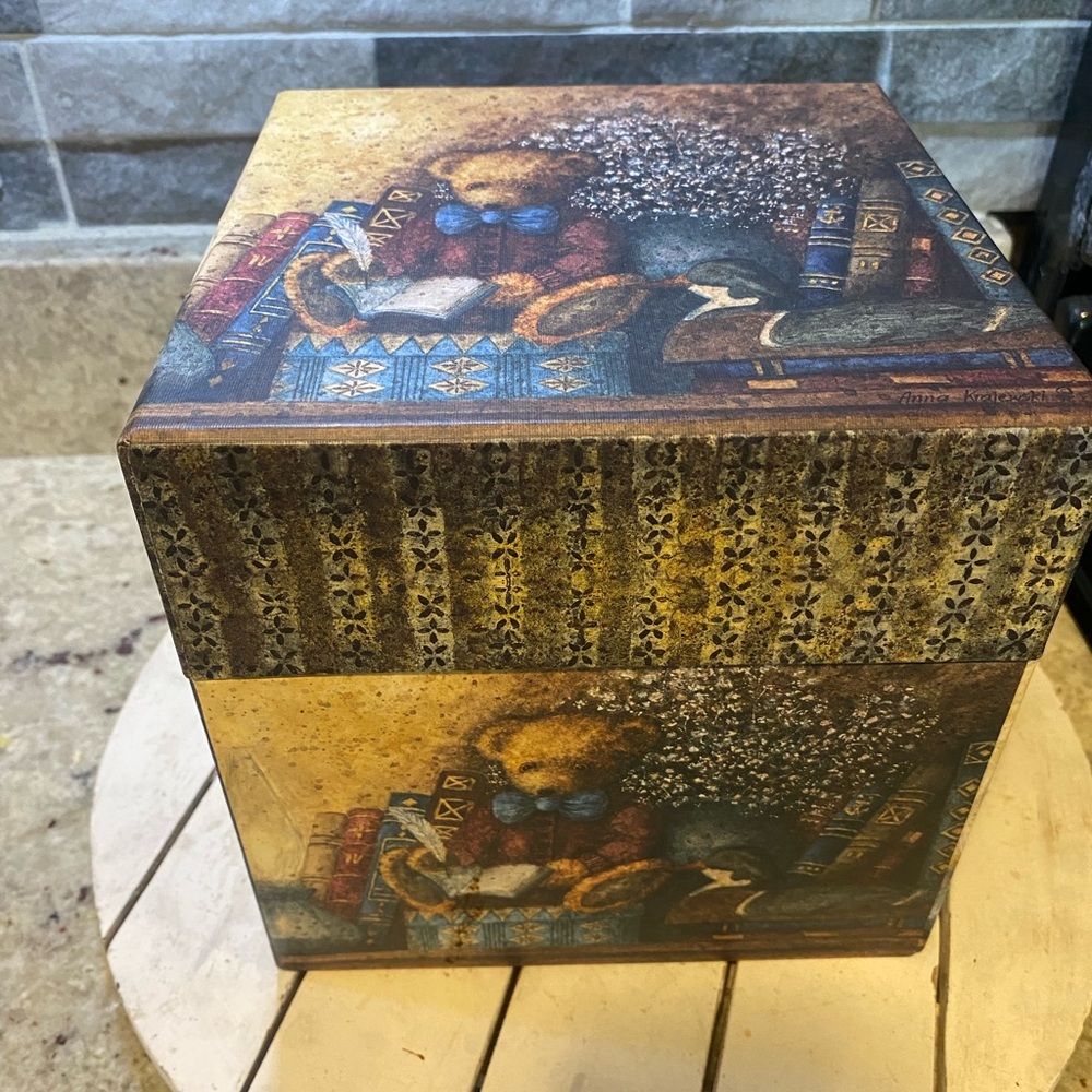 Decorative‎ Box with Vintage Art Design
